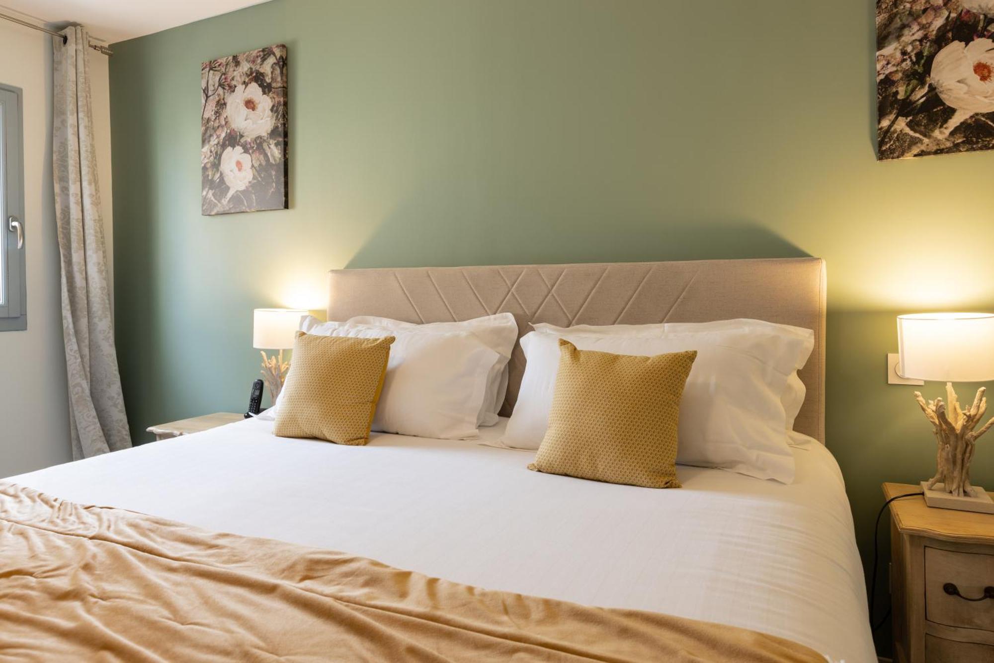 Hotel-Restaurant Des Augustins Saint-Cyprien  Ngoại thất bức ảnh